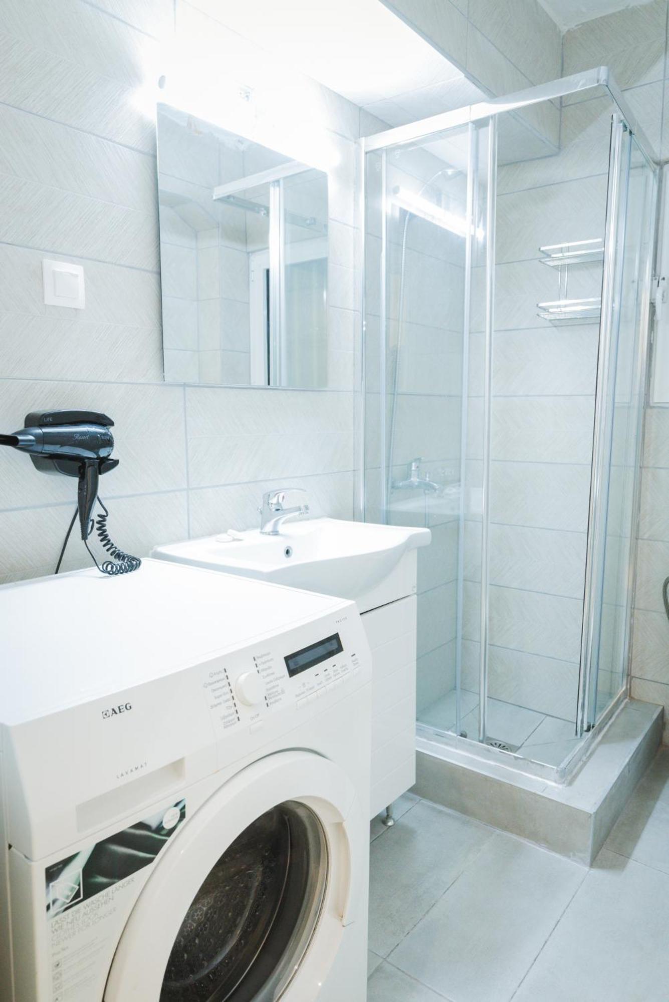Stylish Apt W Jacuzzi, 5 Min To White Tower 테살로니키 외부 사진
